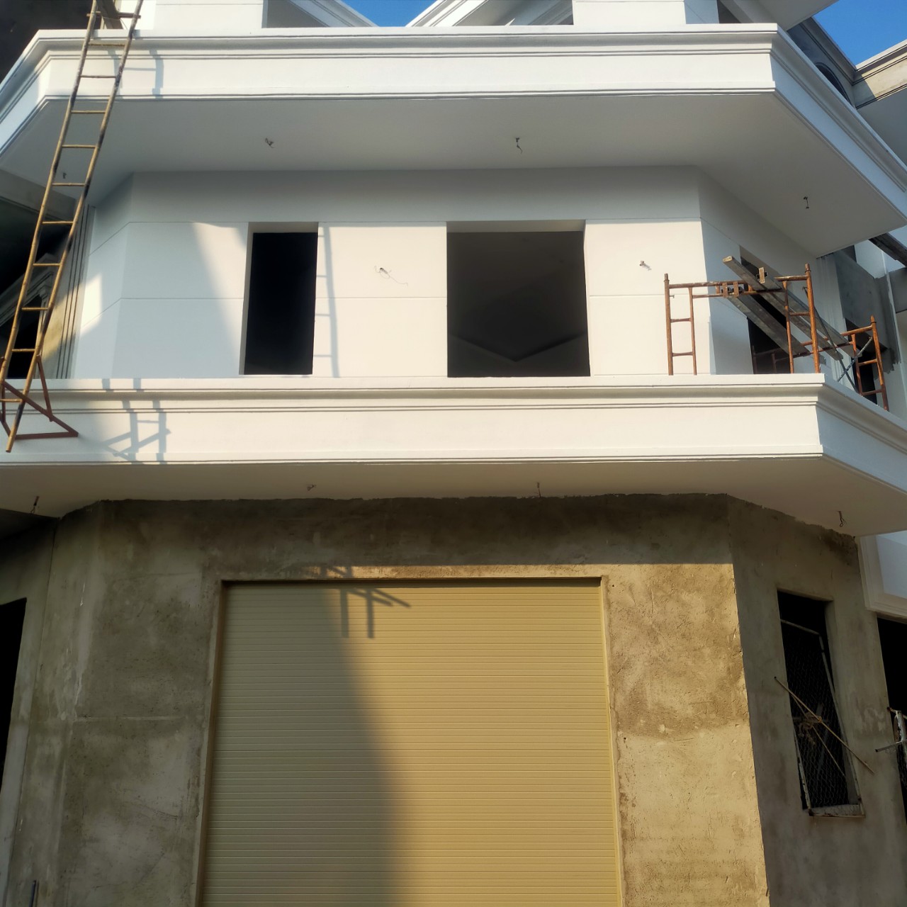 công trình cửa cuốn đức ở kdc ly phong bình chuẩn 42