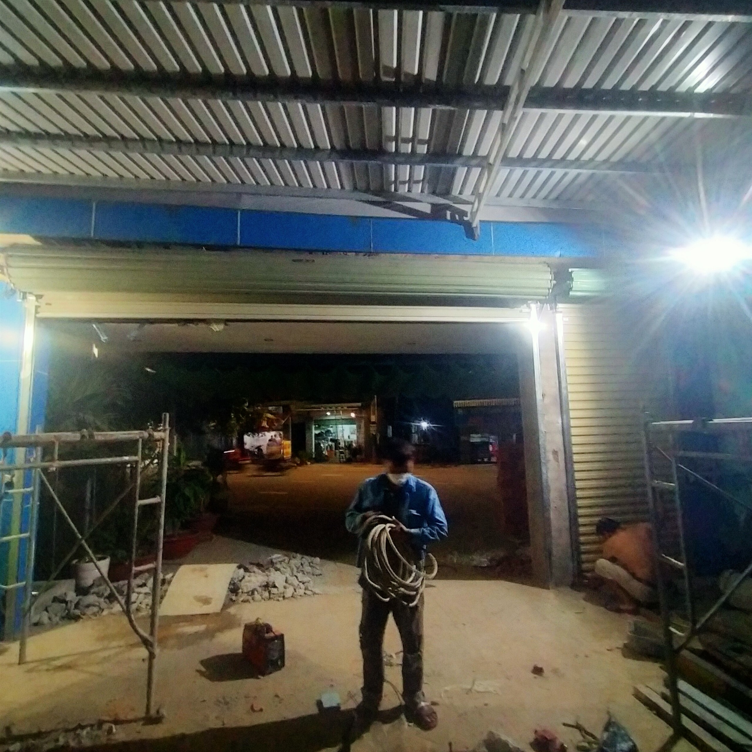 Ráp cửa Úc ở Mỹ Phước 2